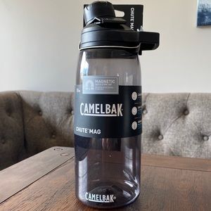 Camelbk Chut Mag 32 oz. Water Bottle Black NEW